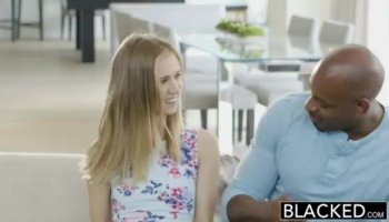 Big ass camgirl Ivy gives her anus to the biggest tipper