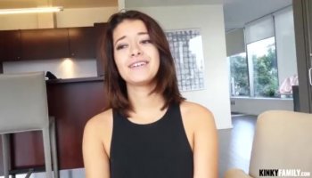 Black angel is dispensing wet orallservice