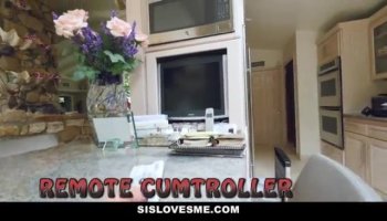 Bisexual babes Alexa and Valentina share big dick