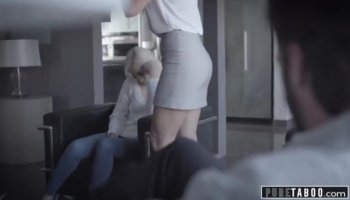 Pregnant lesbians fingering and licking in bathtub