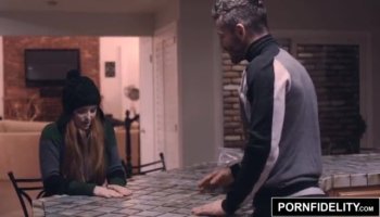 August Taylor got good rubbed before she got fucked